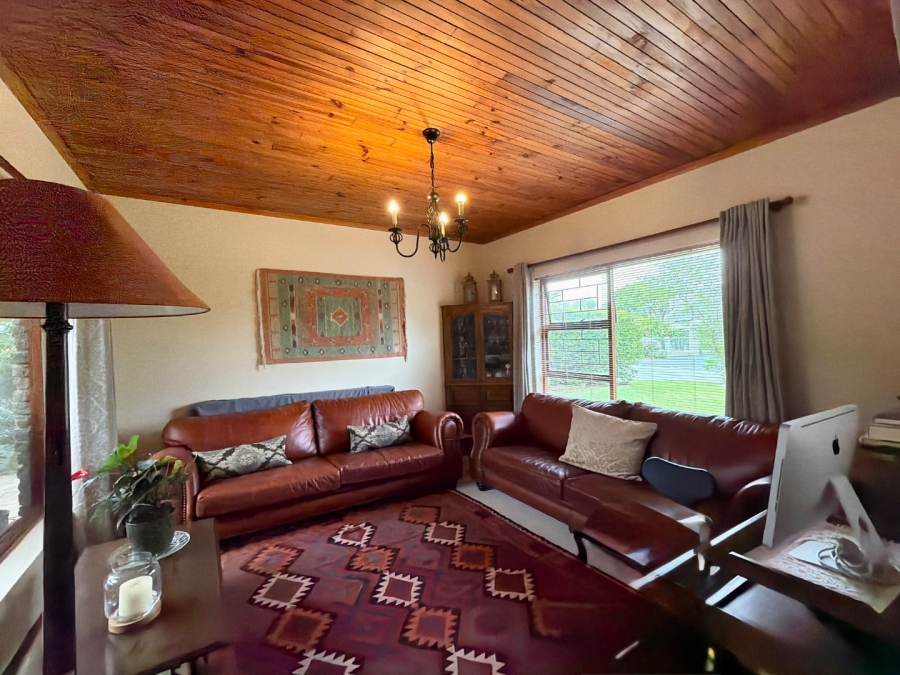 4 Bedroom Property for Sale in Loerie Park Western Cape